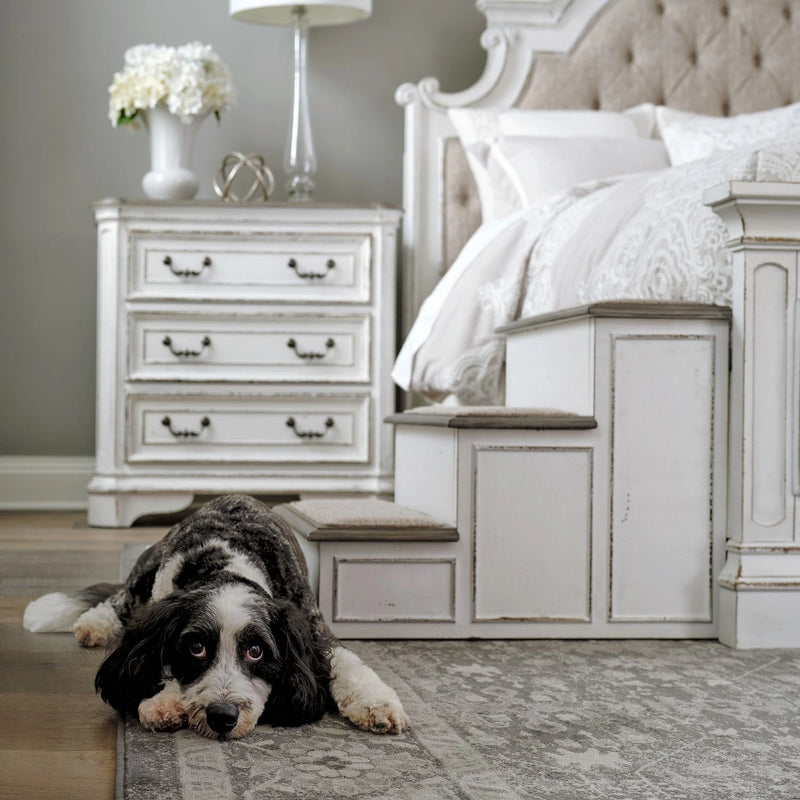 Magnolia Manor Pet Steps in Antique White image