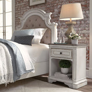 Magnolia Manor 1 Drawer Night Stand in Antique White image