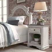 Magnolia Manor 1 Drawer Night Stand in Antique White image